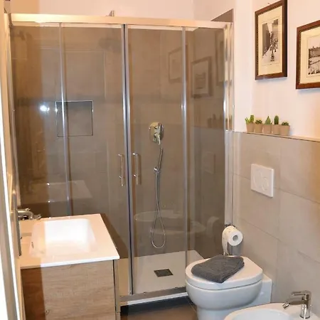 Elegante Luminoso Attico Centralissimo Lägenhet