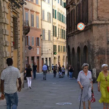 Elegante Luminoso Attico Centralissimo Lägenhet